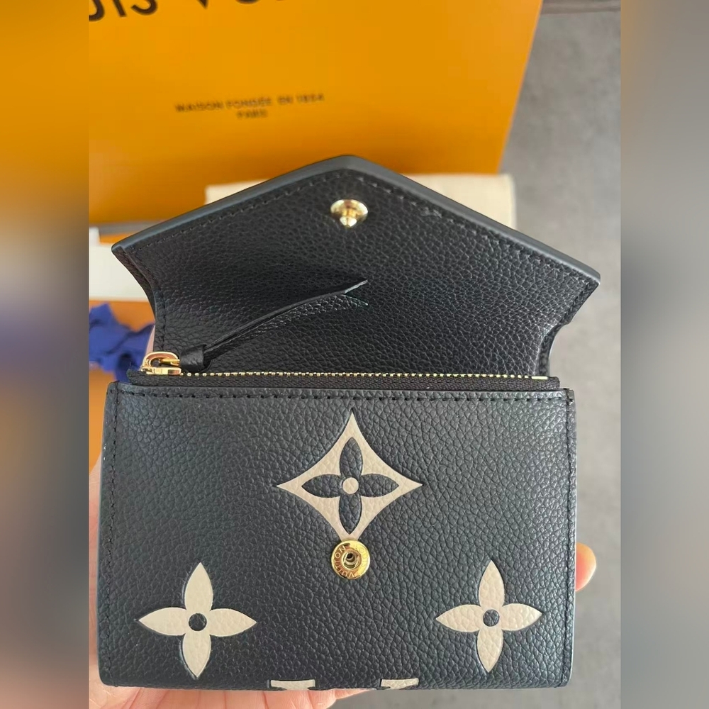 Louis Vuitton Victorine Wallet - Picture 2 of 11